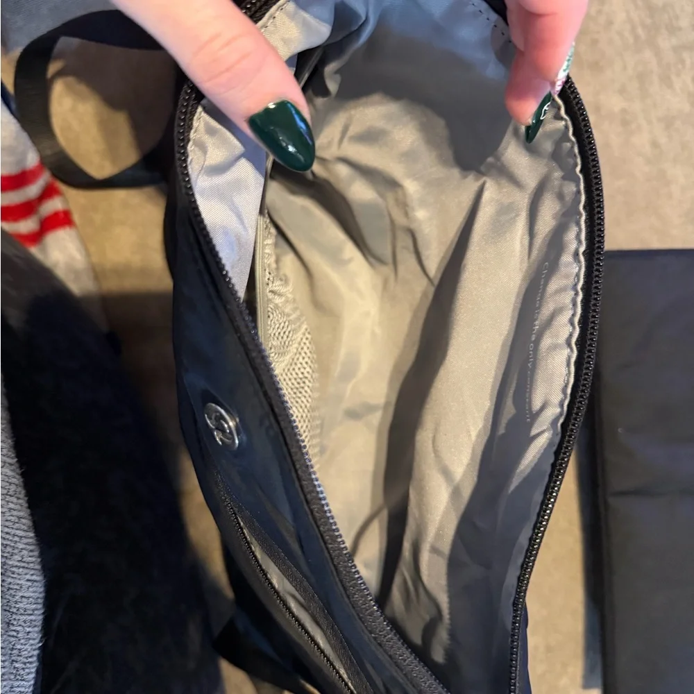 Lululemon diaper bag in black - Picture 7 of 9